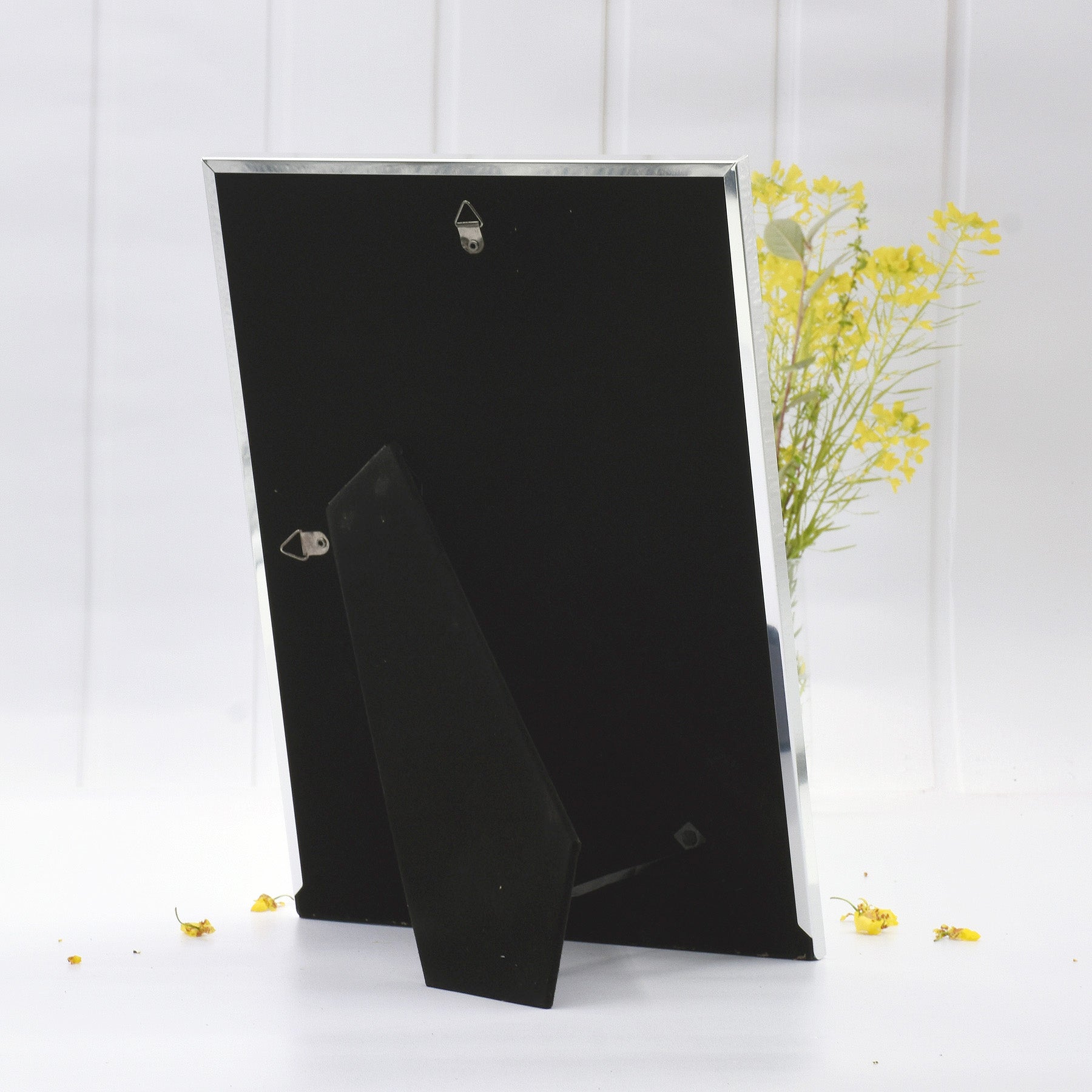 S8R Black Aluminum Photo Frame