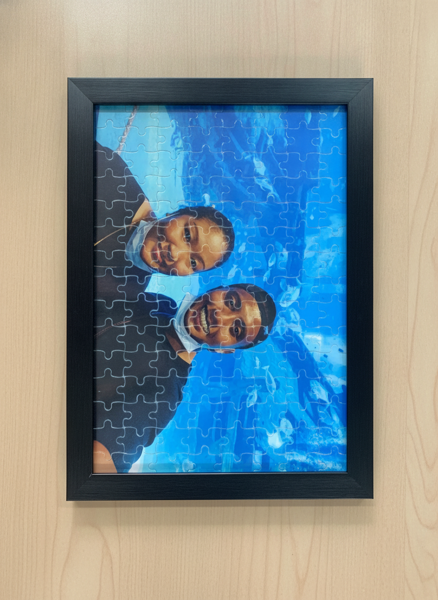 A4 120-piece photo jigsaw puzzle, portrait, black frame